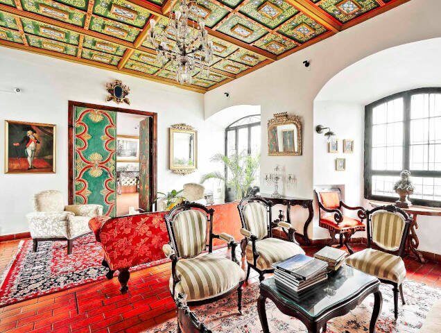 lobby4 1.jpg 720x480 q85 subsampling 2