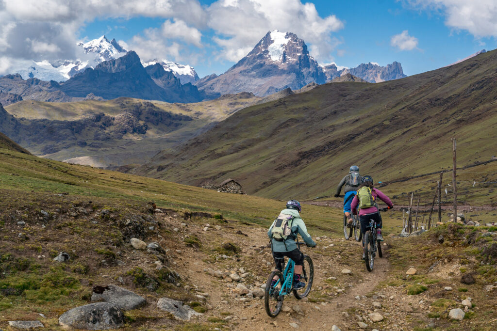 Peru Andes Banner 1024x683